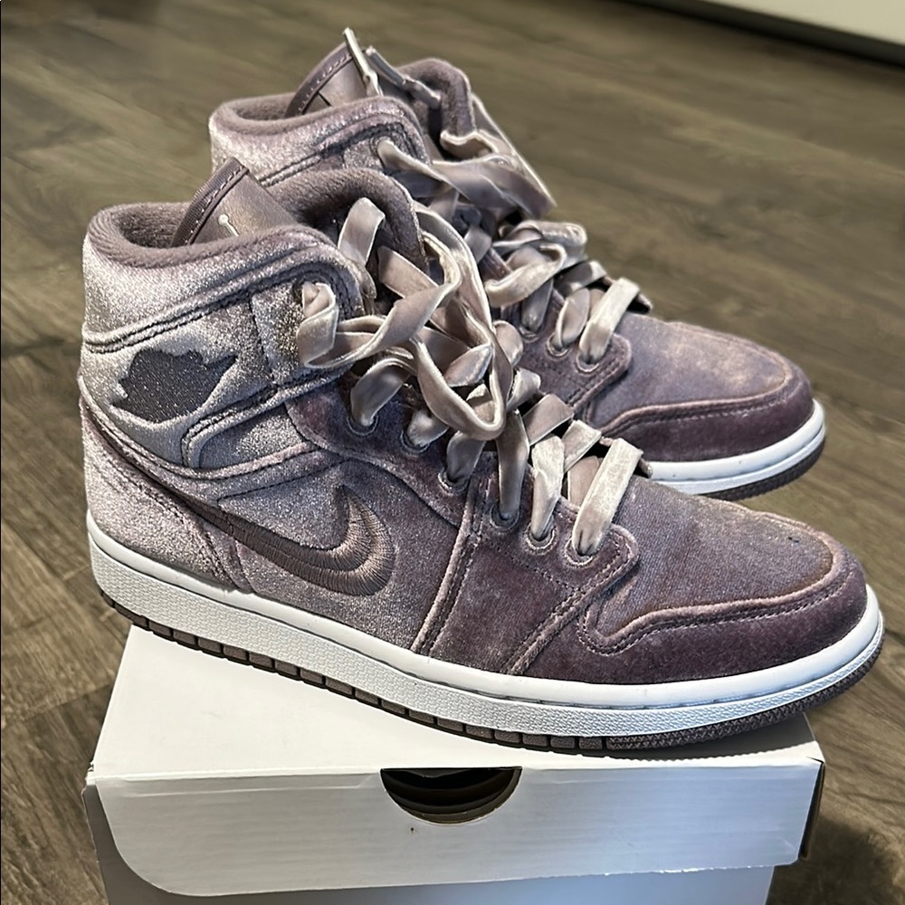 Women's Air Jordan 1 Mid Velvet Sneakers SE - Purple